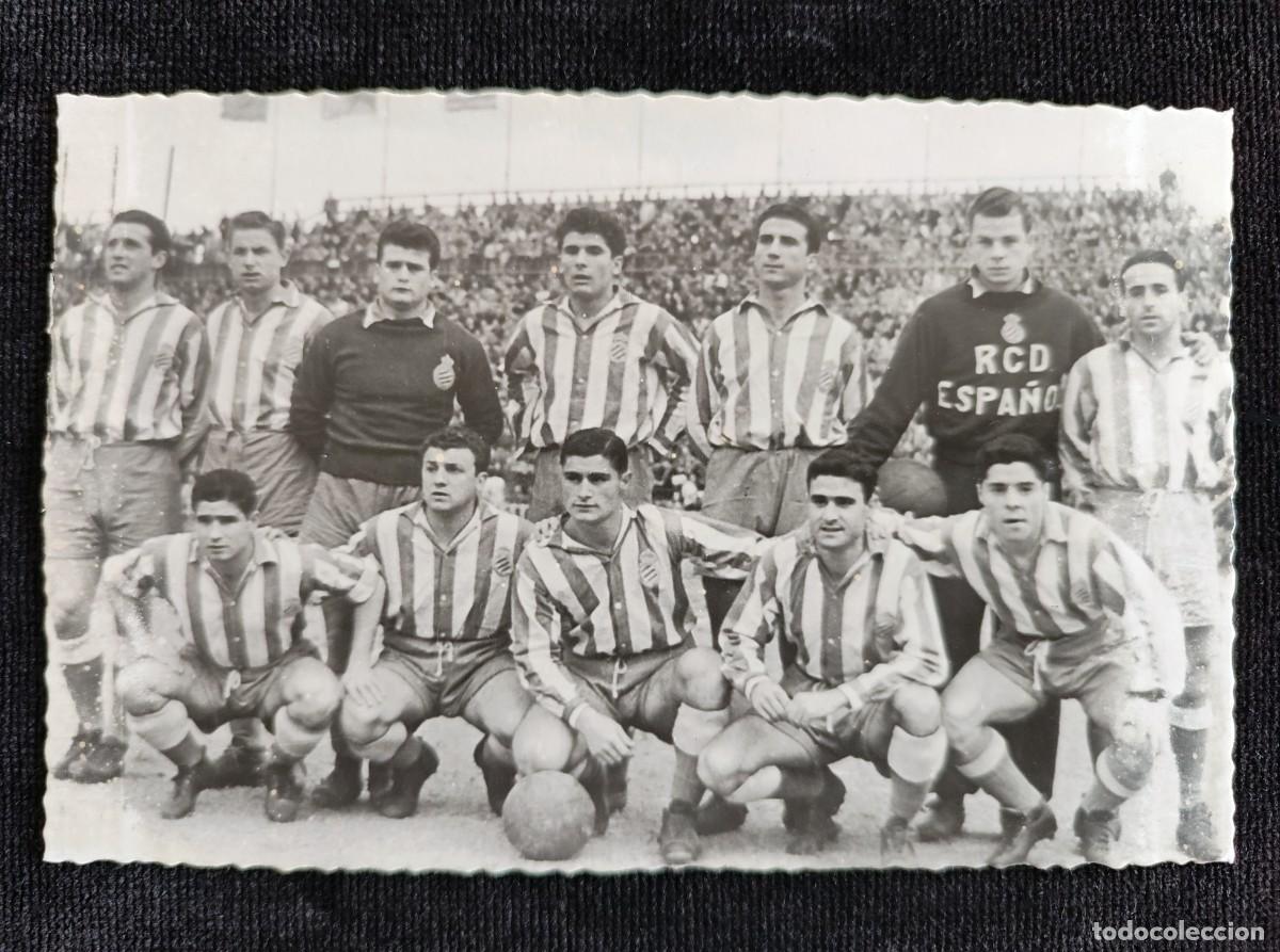 Coleccionismo deportivo: POSTAL JDP N&ordm; 53, REAL CLUB DEPORTIVO ESPA&Ntilde;OL. EQUIPO F&Uacute;TBOL TEMPORADA 1951-52