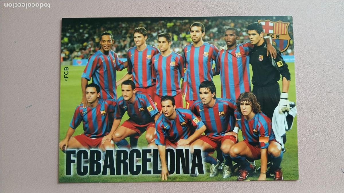 Sports collectibles: POSTAL FC BARCELONA PLANTILLA ALINEACI&Oacute;N 2005 - 2006 JOSMA SPORT GOL 2000 SL S/C RONALDINHO PUYOL