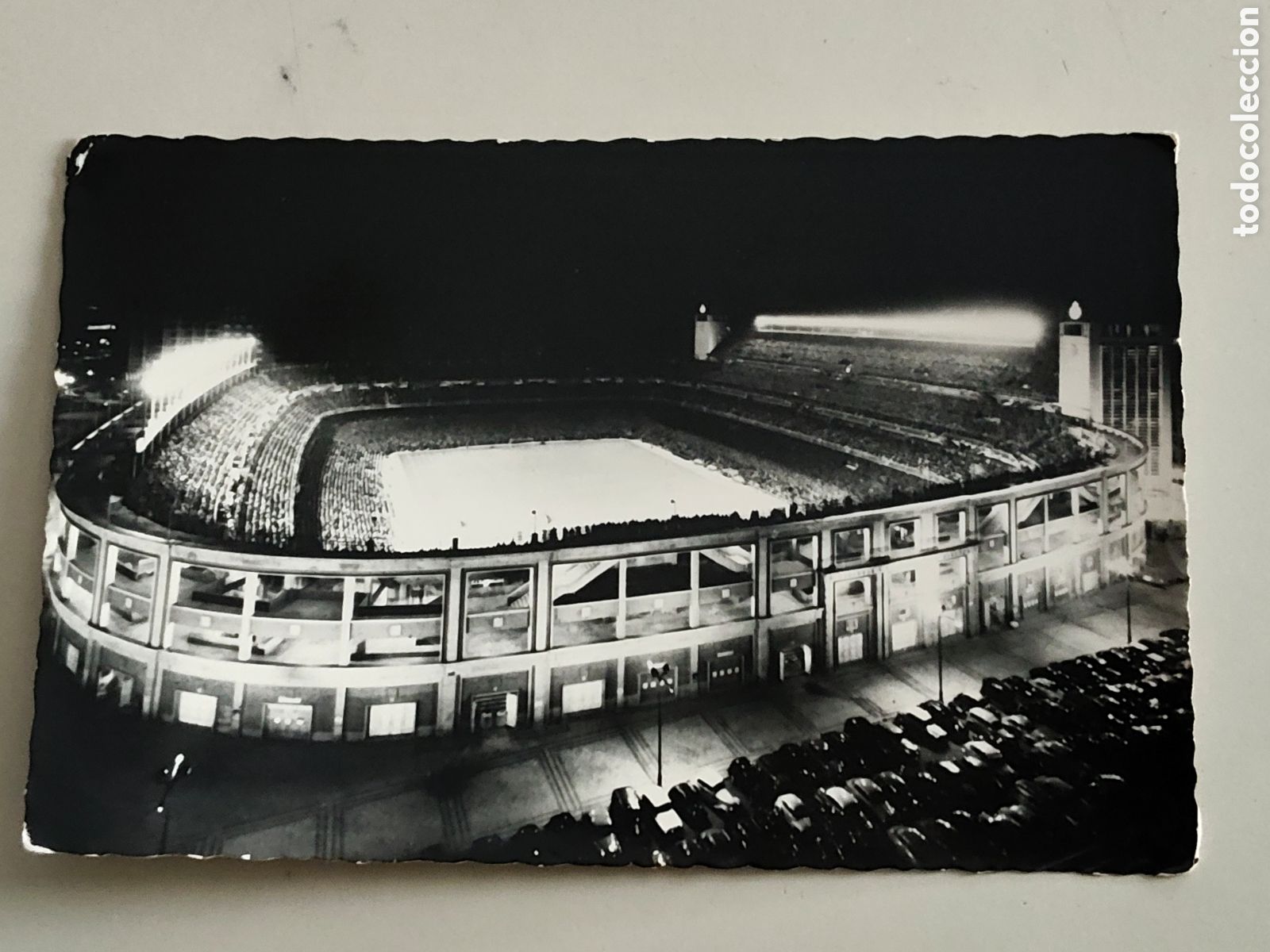 Coleccionismo deportivo: Antigua tarjeta Postal Madrid Estadio Bernabeu Edita Cimer a&ntilde;os 50 vista nocturna