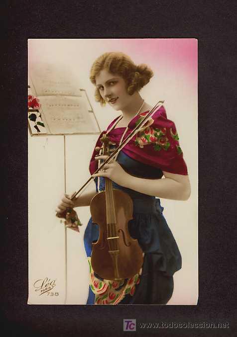 Postais: Postal ROMANTICA: Mujer con instrumento musical (Ed.Leo 738)