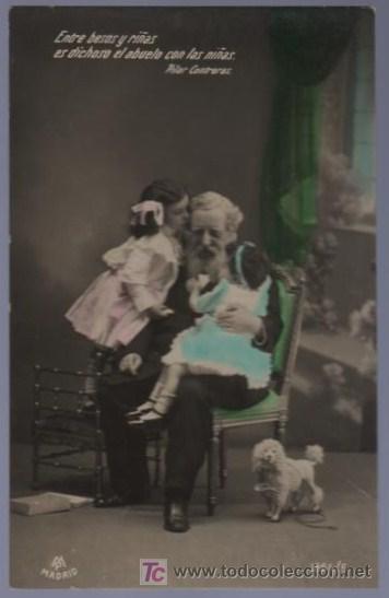 Cartoline: TARJETA POSTAL ANTIGUA DE MUJERES CON FAMILIA.