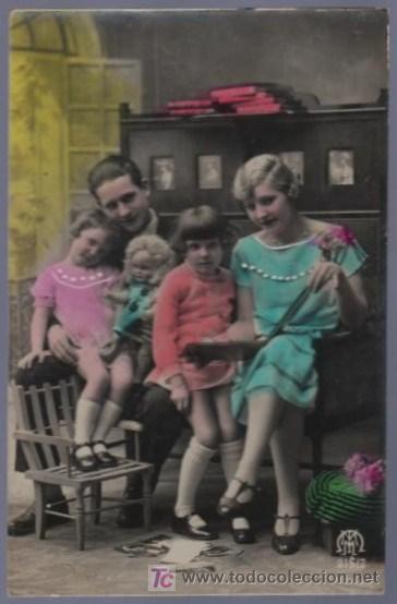 Postais: TARJETA POSTAL ANTIGUA DE MUJERES CON FAMILIA.