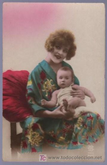 Postais: TARJETA POSTAL ANTIGUA DE MUJERES CON FAMILIA.