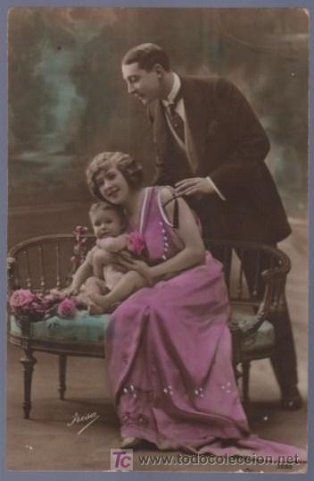 Postais: TARJETA POSTAL ANTIGUA DE MUJERES CON FAMILIA.