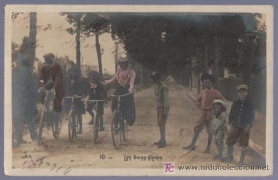 Postais: TARJETA POSTAL ANTIGUA DE MUJERES CON FAMILIA. REVERSO NO DIVIDIDO.