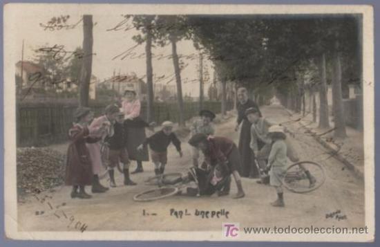 Postais: TARJETA POSTAL ANTIGUA DE MUJERES CON FAMILIA. REVERSO NO DIVIDIDO.