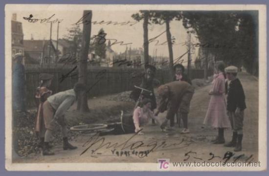 Postais: TARJETA POSTAL ANTIGUA DE MUJERES CON FAMILIA. REVERSO NO DIVIDIDO.