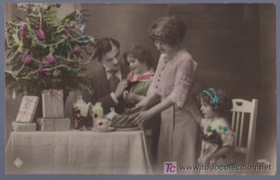 Postais: TARJETA POSTAL ANTIGUA DE MUJERES CON FAMILIA.