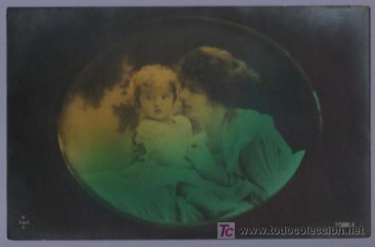 Postais: TARJETA POSTAL ANTIGUA DE MUJERES CON FAMILIA.