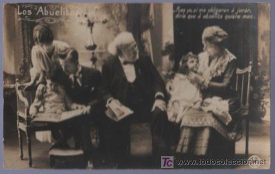 Postais: TARJETA POSTAL ANTIGUA DE MUJERES CON FAMILIA.