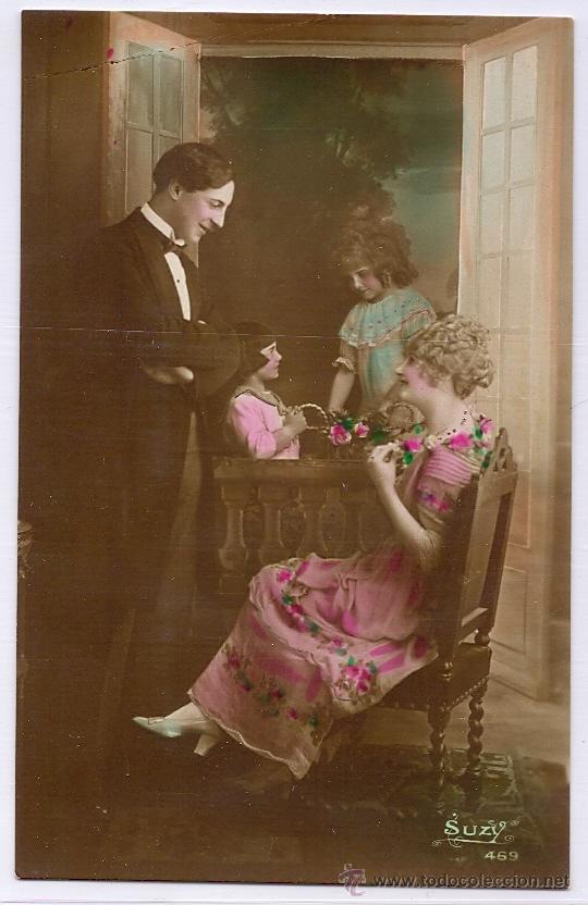 Cartoline: Escena Familiar. Coloreada. Sin circular