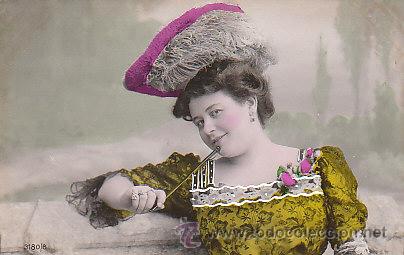 Cartoline: Se&ntilde;ora, adornos del vestido pintados a mano