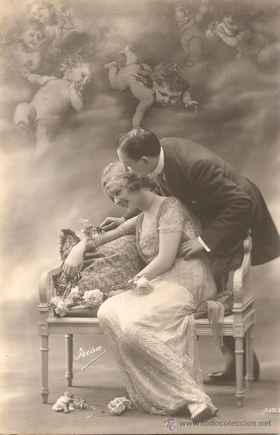 Cartoline: ANTIGUA POSTAL-PAREJA CON ANGELITOS (1915)