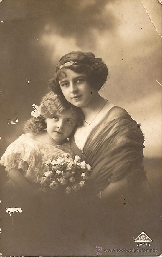 Cartoline: ANTIGUA POSTAL FAMILIAR-MADRE E HIJA (Principios 1900)