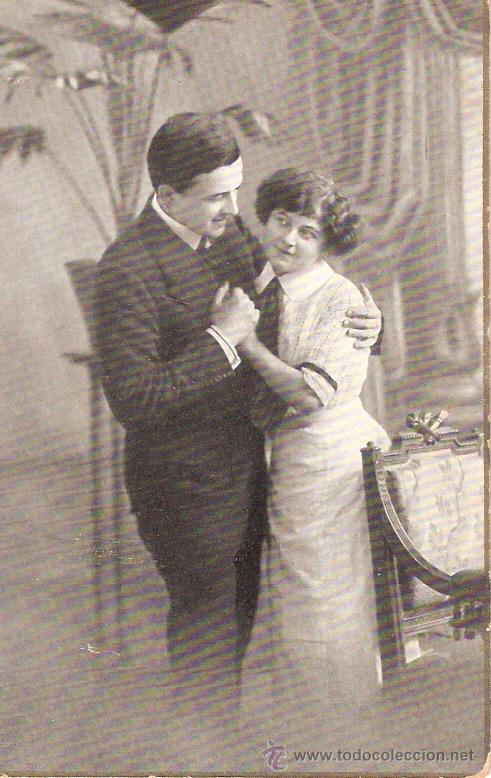 Postais: TARJETA POSTAL ANTIGUA DE GALANTES Y MUJERES. N&ordm; 0317. S.C.N.