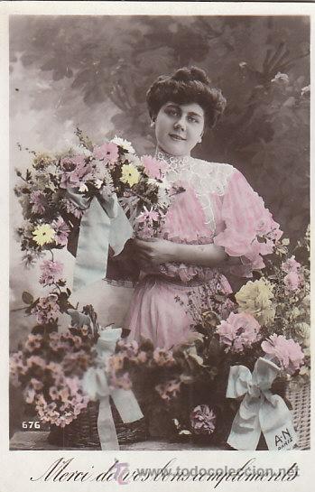 Postales: chica con ramos de flores - Foto 1