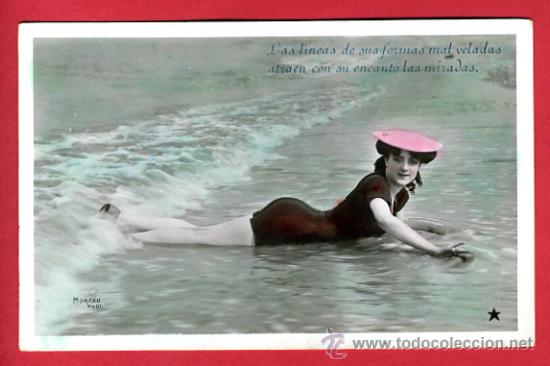 Postcards: MUJER EN TRAJE DE BA&Ntilde;O BA&Ntilde;ANDOSE, ANTIGUO, ORIGINAL,   P61099