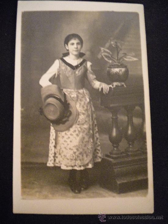 Postal francesa mujer y sombrero