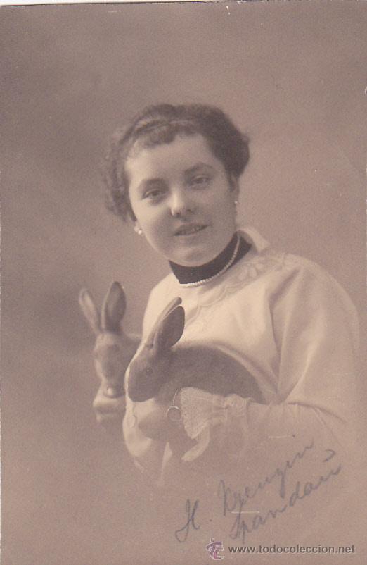 Cartoline: Postal antigua , mujer , moda, conejos ,   8