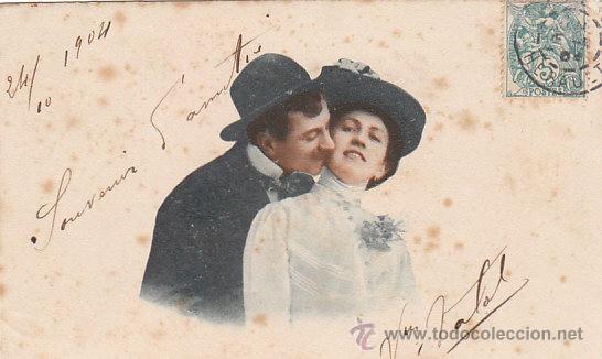 Cartoline: pareja de novios, de rayado continuo circulada en 1904 (ver dorso)