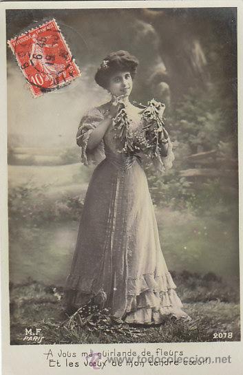 Cartoline: Para ti esta guirnalada de flores y los deseos de mi  tierno coraz&oacute;n, circulada en 1910