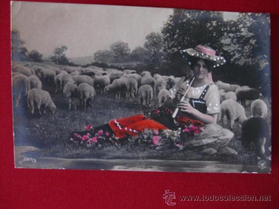 Postais: BONITA POSTAL DE MUJER PASTORA CON OVEJITAS