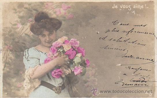 Cartoline: chica con flores, de rayado continuo circulada en 1904 ver dorso