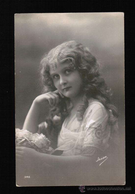 Postais: LINDO RETRATO DE NI&Ntilde;A CON FLORES