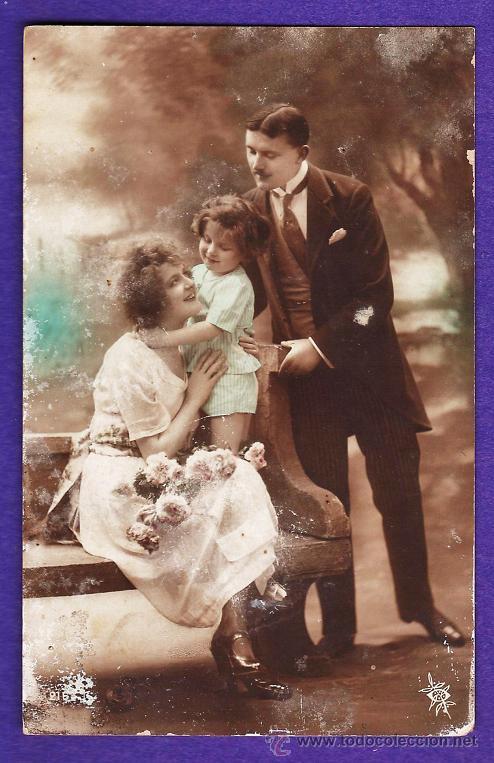 Postais: postal - pareja con ni&ntilde;o / familiar - coloreada - edicion francesa - circulada - a&ntilde;os 10