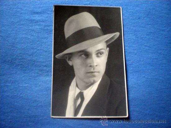 Postkarten: POSTAL GALAN CON TRAJE DE EPOCA Y SOMBRERO ESTILO GANGSTER NO CIRCULADA 107710