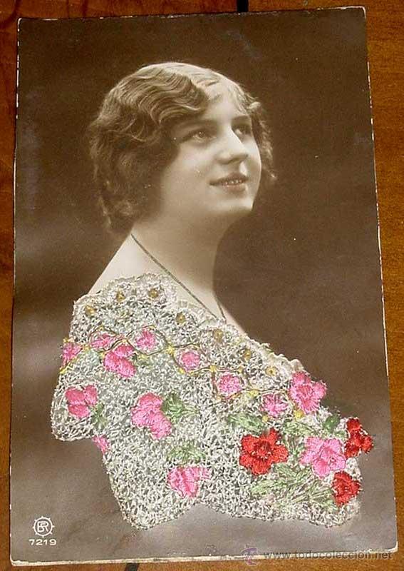 Postcards: ANTIGUA FOTO POSTAL BORDADA A MANO DE UNA MUJER, IMPRESIONANTE - ESCRITA