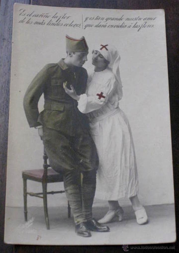 Postcards: ANTIGUA FOTO POSTAL DE MILITAR Y ENFERMERA DE LA CRUZ ROJA - FOTO MARGARA - NO CIRCULADA - ESCRITA.