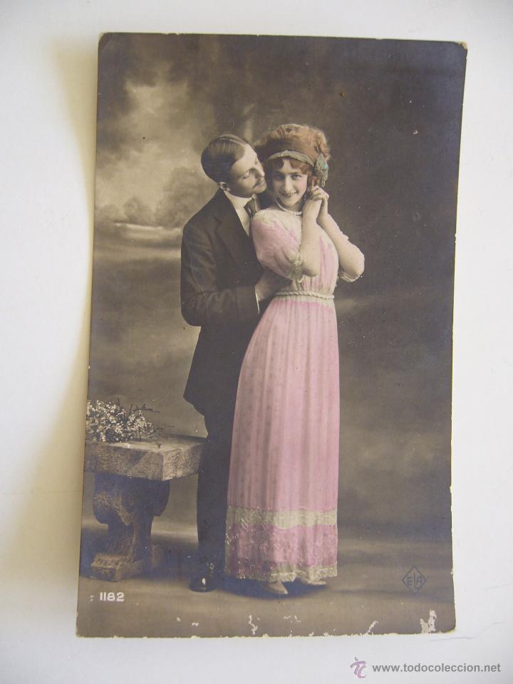 Postais: Postal Rom&aacute;ntica. Pareja de enamorados. 1182. Circulada.