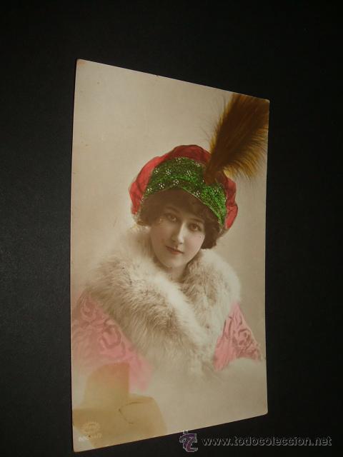 Postales: POSTAL MUJER CON TOCADO - Foto 1