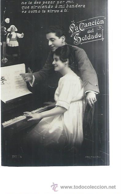 Postais: TARJETA POSTAL GALANTES Y MUJERES, PAREJA TOCANDO AL PIANO LA CANCI&Oacute;N DEL SOLDADO
