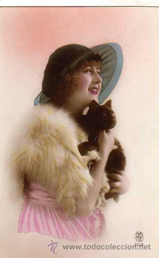 Postais: Se&ntilde;ora con gato negro. Escrita en 1923 sin circular