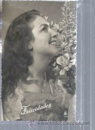 Postais: TARJETA POSTAL MUJER MORENA DE PERFIL CON RAMO DE FLORES, FELICIDADES, 105/3