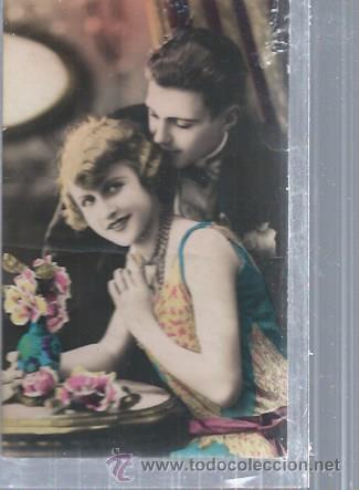 Postais: TARJETA POSTAL PAREJA DE ROM&Aacute;NTICOS, A&Ntilde;OS 20, COLOREADA, ESCRITA NO CIRCULADA