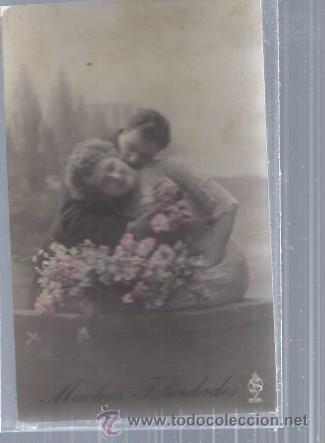 Postais: TARJETA POSTAL MUJER PAREJA ENAMORADOS ABRAZADOS, FLORES, MUCHAS FELICIDADES 2081