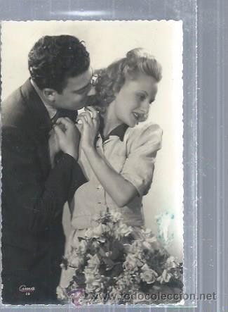 Postais: TARJETA POSTAL PAREJA DE ENAMORADOS HABL&Aacute;NDOSE AL OIDO, CIMA 19, ESCRITA