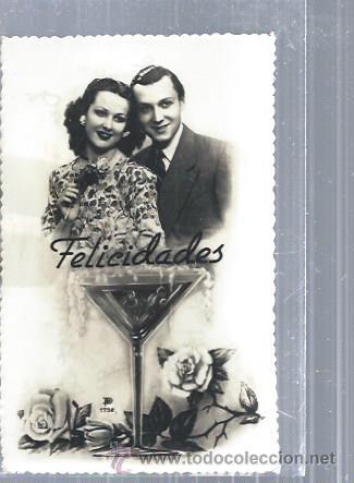 Cartoline: TARJETA POSTAL COPA DE CAVA DE DONDE BROTA EL RETRATO DE UNA ROM&Aacute;NTICA PAREJA DE ENAMORADOS