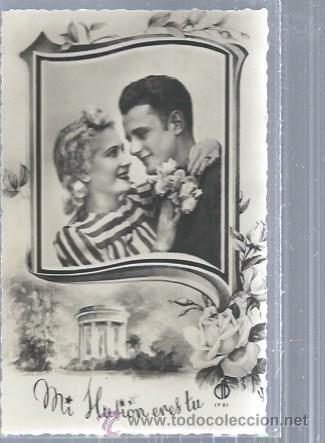 Cartoline: TARJETA POSTAL CON ORLA A MODO DE VENTANA DONDE POSAN DOS ENAMORADOS, MI ILUSI&Oacute;N ERES T&Uacute; 17 21