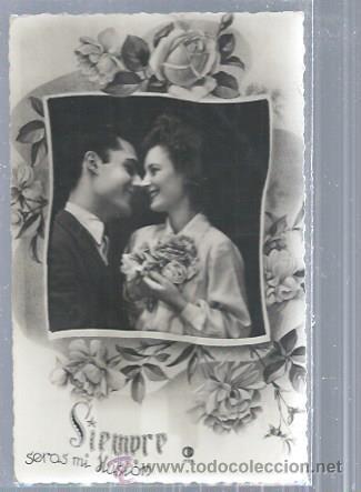 Cartoline: TARJETA POSTAL ROM&Aacute;NTICA, PAREJA DE ENAMORADOS A PUNTO DE BESARSE,ORLADA Y RODEADA DE ROSAS, ILUSI&Oacute;N