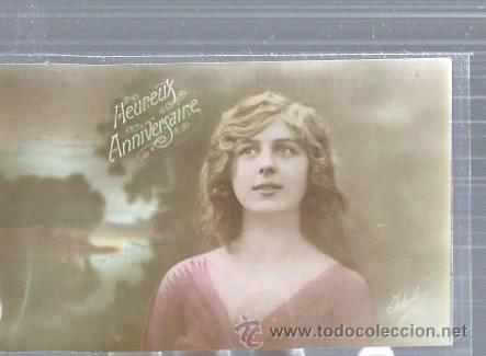 Cartoline: TARJETA POSTAL RETRATO DE JOVEN MUY SONRIENTE, AL FONDO SUTIL PAISAJE, ANIVERSARIO