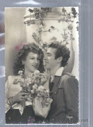 Postais: ROM&Aacute;NTICA, PAREJA DE ENAMORADOS CASI AL OIDO, APOYADOS EN UNA COLUMNA, CIMA 9