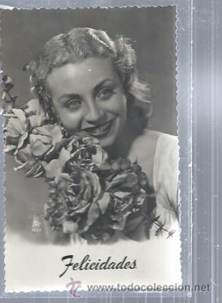 Cartoline: TARJETA POSTAL FOTOGR&Aacute;FICA RETRATO BELLA MUJER Y RAMO DE ROSAS, FELICIDADES
