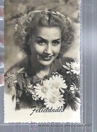 Postais: TARJETA POSTAL FOTOGR&Aacute;FICA, RETRATO DE MUJER MUY SONRIENTE CON MARGARITAS, FELICIDADES