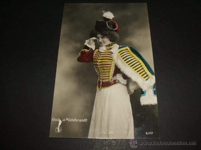 Postales: MUJER CON TRAJE MILITAR DE HUSAR - Foto 1