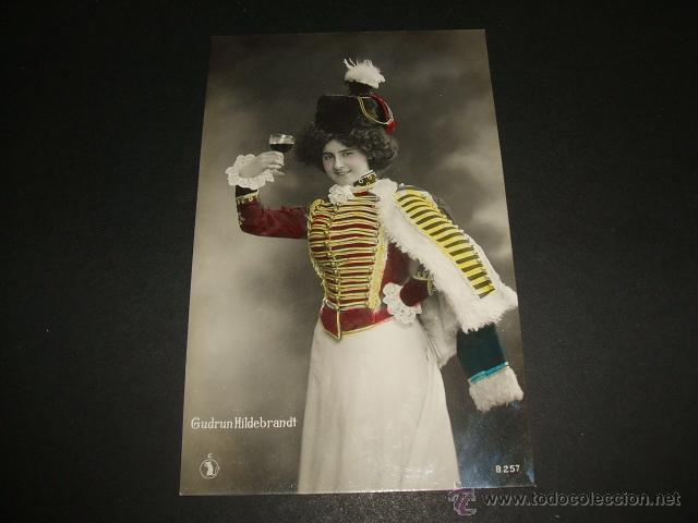 Postales: MUJER CON TRAJE MILITAR DE HUSAR - Foto 1