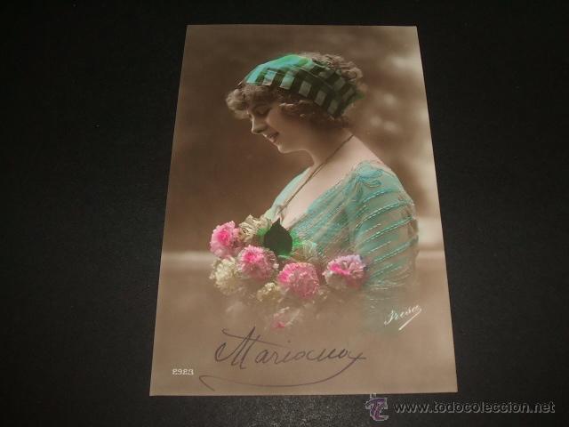 Postales: MUJER CON FLORES POSTAL ANTIGUA - Foto 1
